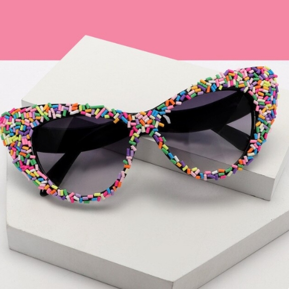 NEW Women's Sprinkle Cat Eye Fashion Sunglasses - Picture 2 of 11